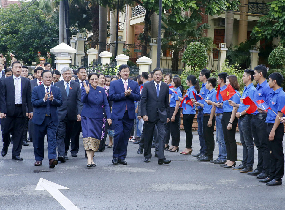 山罗省委书记黄文质已代表该省党委、政府和人民对巴妮率团赴该省访问并出席 纪念“2017年越老团结友谊年”系列活动表示热烈欢迎。（图片来源：越通社）