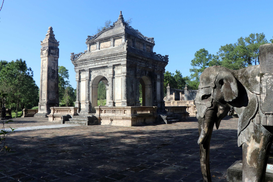 同庆陵全景。图自越通社