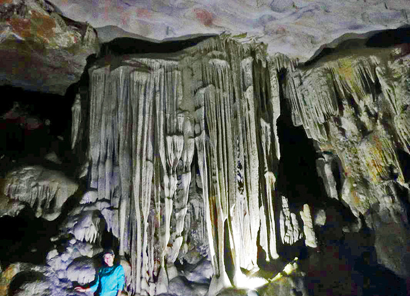 美丽的乳石。（图片来源：《人民报网》）