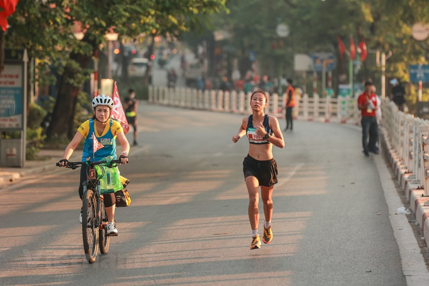 世界马拉松大满贯是自2006年设立的世界顶级马拉松巡回赛，包含六个年度城市马拉松赛：波士顿马拉松、伦敦马拉松、柏林马拉松、芝加哥马拉松、纽约马拉松、东京马拉松，以及两年一次的世界田径锦标赛马拉松和四年一次的奥运会马拉松，代表当今马拉松运动的最高水准。图自Vietnam+