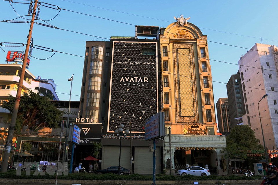 落实胡志明市人民委员会的指示，第一郡范曰政街的多个KTV厅已暂停服务。越通社记者 清武 摄