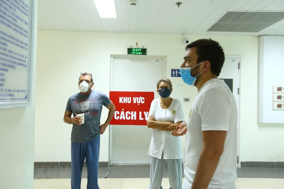 外国游客对隔离区的卫生条件感到满意。越通社记者 明决 摄