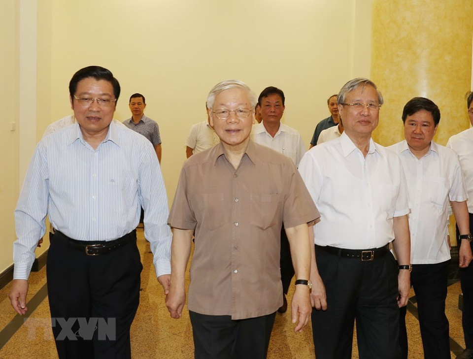 越共中央总书记、国家主席阮富仲出席会议。越通社记者智勇 摄