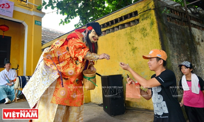 日本商农渔业守护神惠比寿给会安居民带来快乐和幸福。本报记者 清和 摄