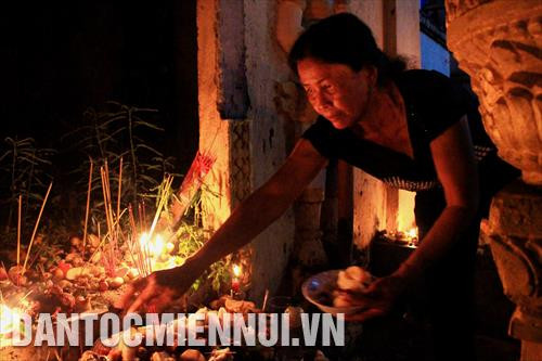 越南南部高棉族报孝节的独特。图自民族与山区画报