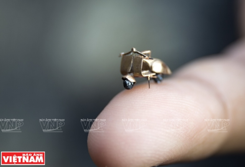 令人难以置信的微型艺术品。图自《越南画报》