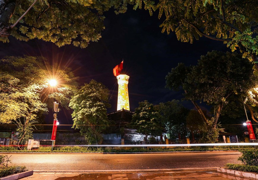 秋天晚上的河内旗台。图自越通社