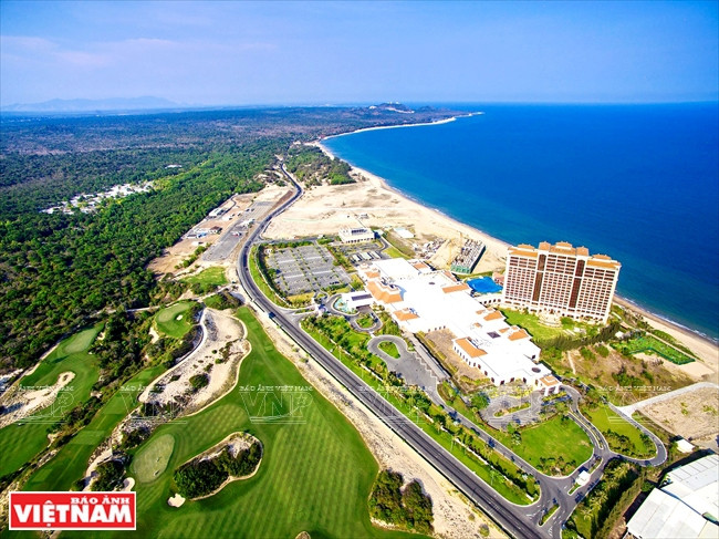 湖禅（Hồ Tràm）海滩的度假村和娱乐区建成后将投入旅游业开发。图自越通社