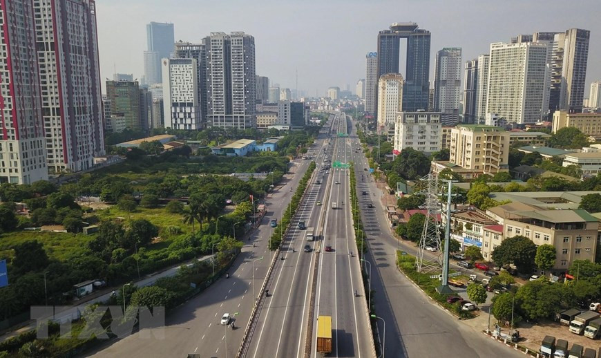 上午8时在范文同路，车流量比日常大大减少。图片来源：越通社