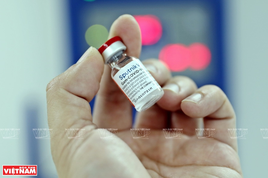 包装后的疫苗管子将被送到冷链。