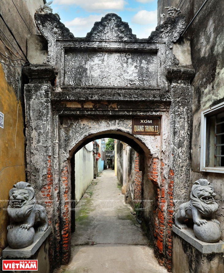 巨陀古村仍保留至今的少数村门。图自《越南画报》