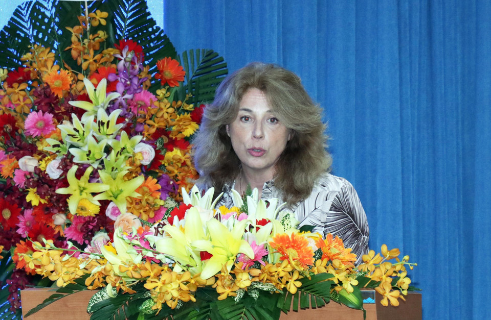 欧盟驻越南代表团副大使阿克塞拉（Axelle Nicaise）在揭牌仪式上发表讲话。越通社记者 春区 摄