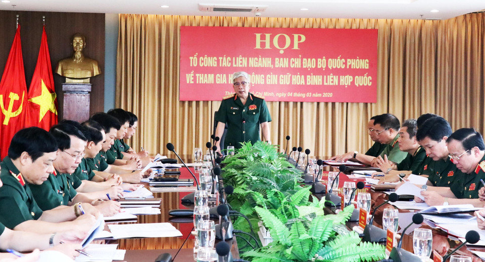 越南国防部副部长阮志咏上将主持召开联合国维和任务部署会议。越通社记者 春区 摄