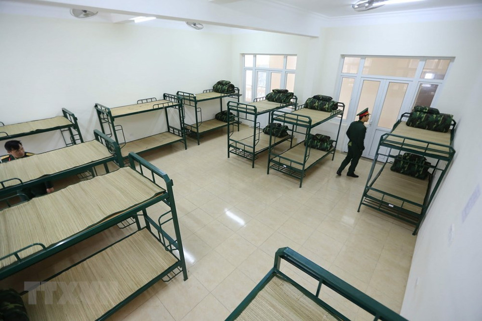 首都司令部军事学校所安排的五层楼隔离区，每层设有9个房间。图自越通社