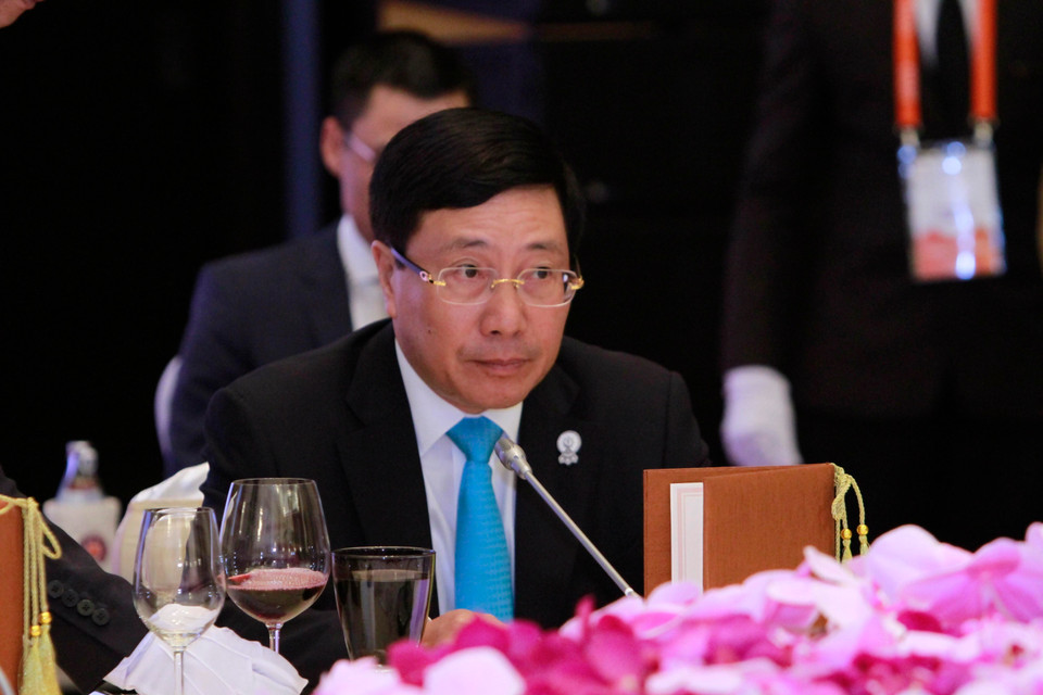 越南外长范平明出席东盟外长闭门会议。图自越通社