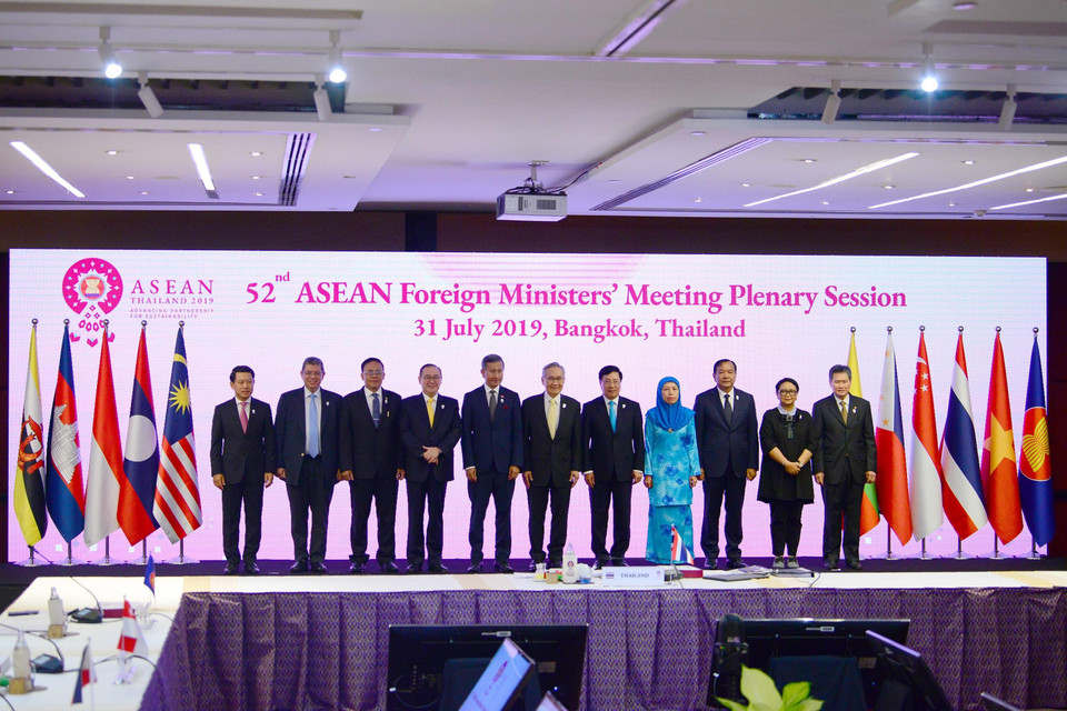 东盟十国外长合影。图自越通社