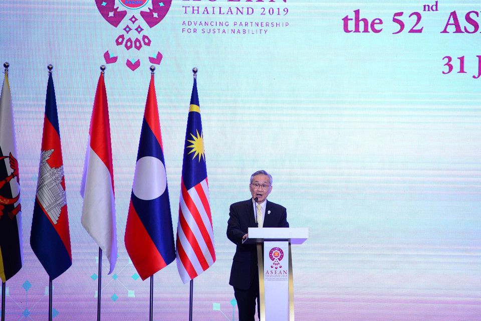 泰国外交部长敦•巴穆威奈主持会议。图自越通社