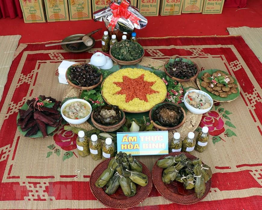 西北地区各民族的各种菜肴。图自越通社