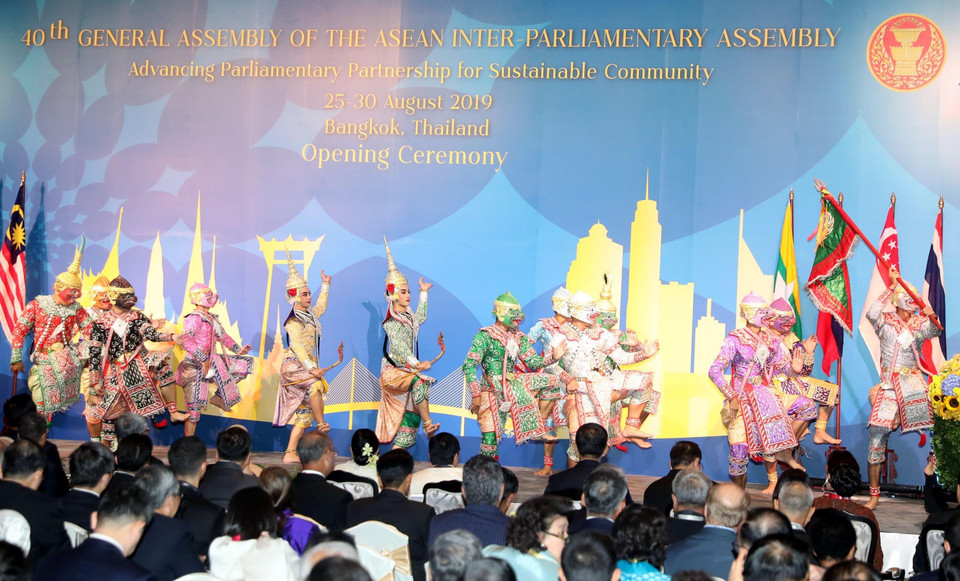 第40届东盟议会联盟大会开幕式的艺术节目。图自越通社