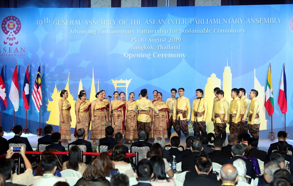 第40届东盟议会联盟大会开幕式的艺术节目。图自越通社
