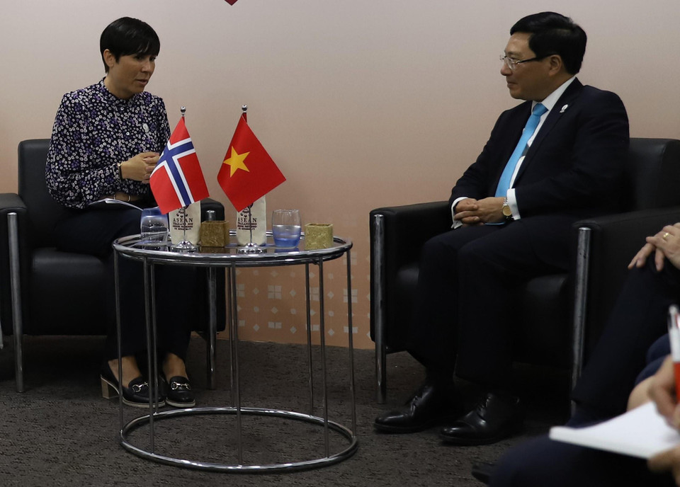 越南外长范平明会见挪威外交大臣瑟雷德曾。图自越通社