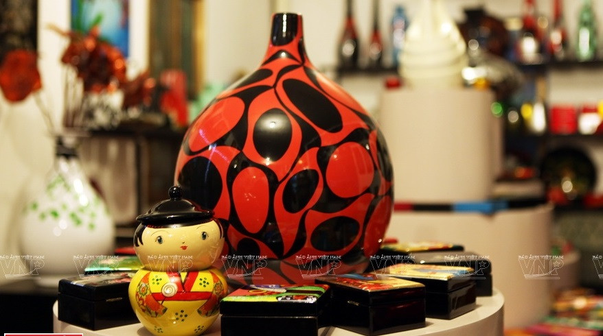  夏泰手工艺村的磨漆产品。图自越通社