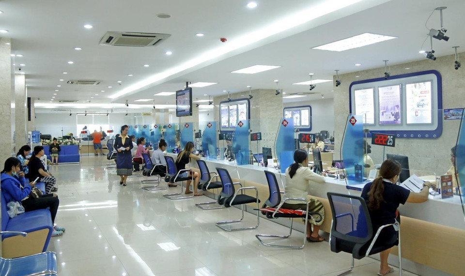 设在老挝首都万象的老越联营银行的网店。越通社发