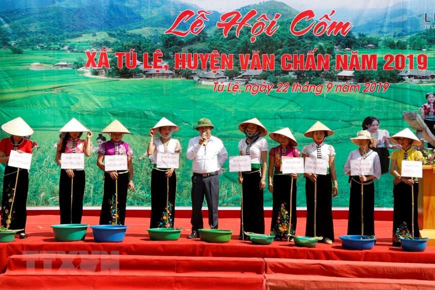 组委会公布参赛各队的分数。越通社记者 越勇 摄