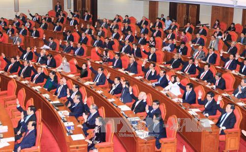  上午，中央委员会在会堂举行会议，就《跨太平洋伙伴关系协议》（ TPP ）谈判及签订的主张进行讨论。（图片来源：越通社）