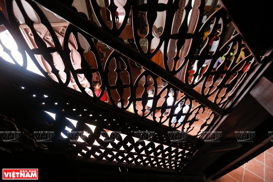 精雕细刻的通往钟楼的梯子隔板。图自越通社/越南画报记者 越强