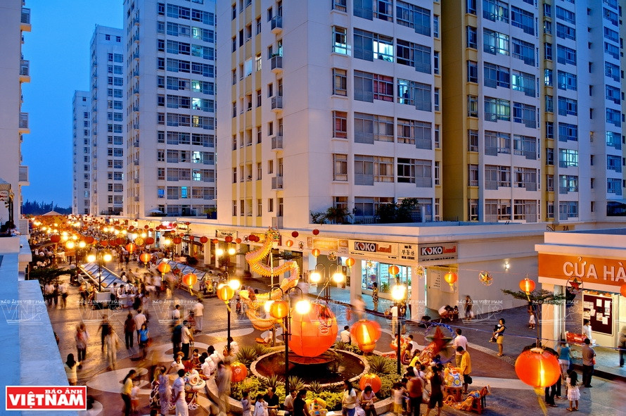 富美兴夜景。图自越通社/越南画报