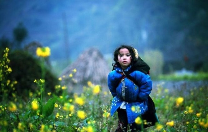 可爱的赫蒙族女小孩。