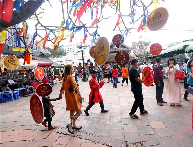 文庙国子监吸引了众多游客。图自越通社