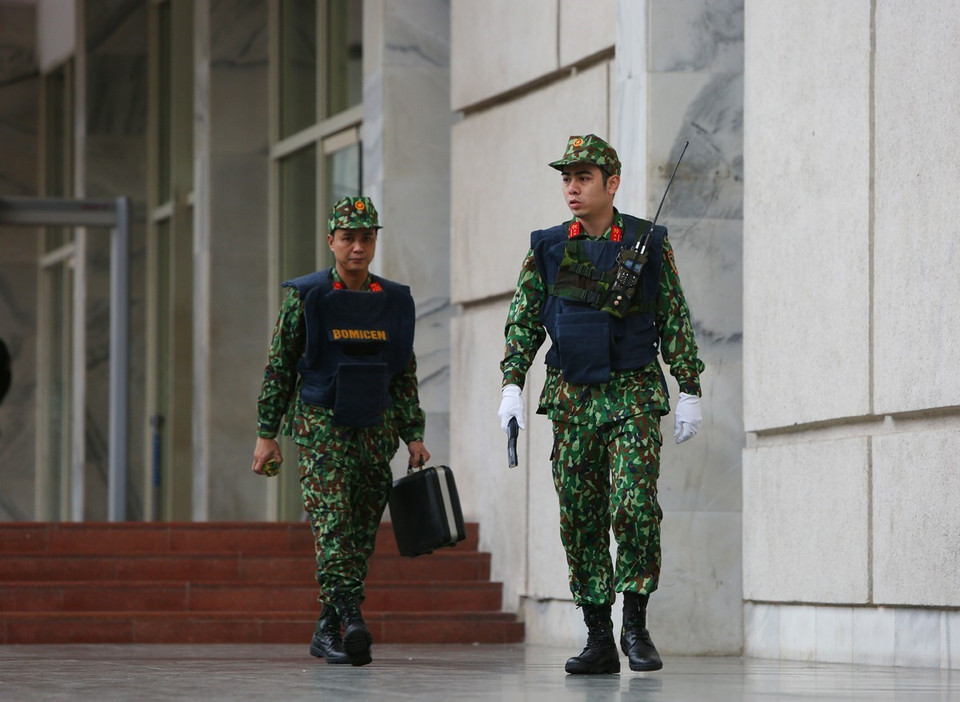 工兵兵种司令部扫雷部队对会议和相关活动举行地点进行检查。图自越通社