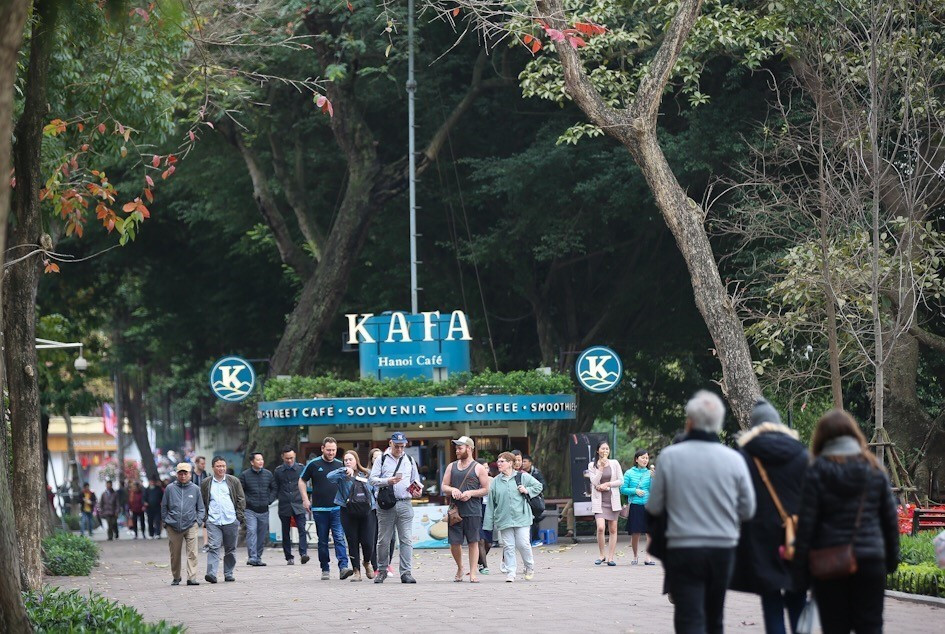 河内市吸引众多国际游客前来观光。图自越通社