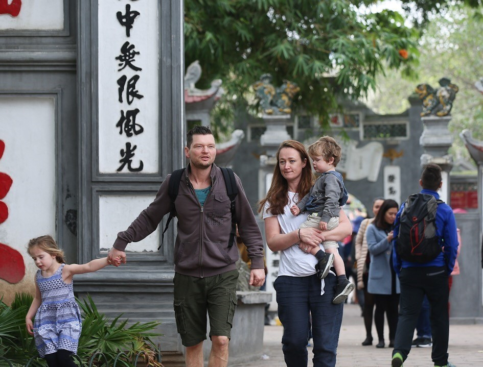 河内市吸引众多国际游客前来观光。图自越通社