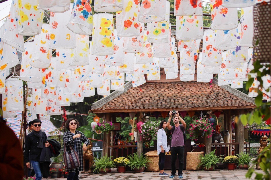 河内市吸引众多国际游客前来观光。图自越通社