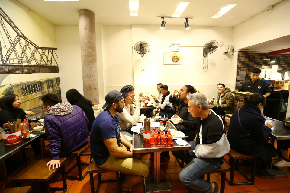 河内市吸引众多国际游客前来观光。图自越通社