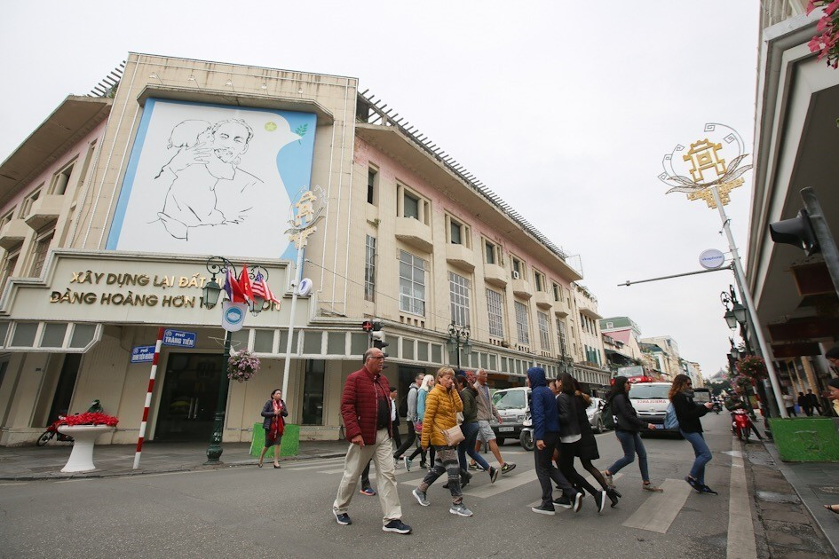 河内市吸引众多国际游客前来观光。图自越通社