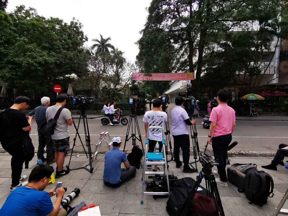 诸多外国记者提前赴河内，为报道美朝领导人会晤做准备。图自越通社