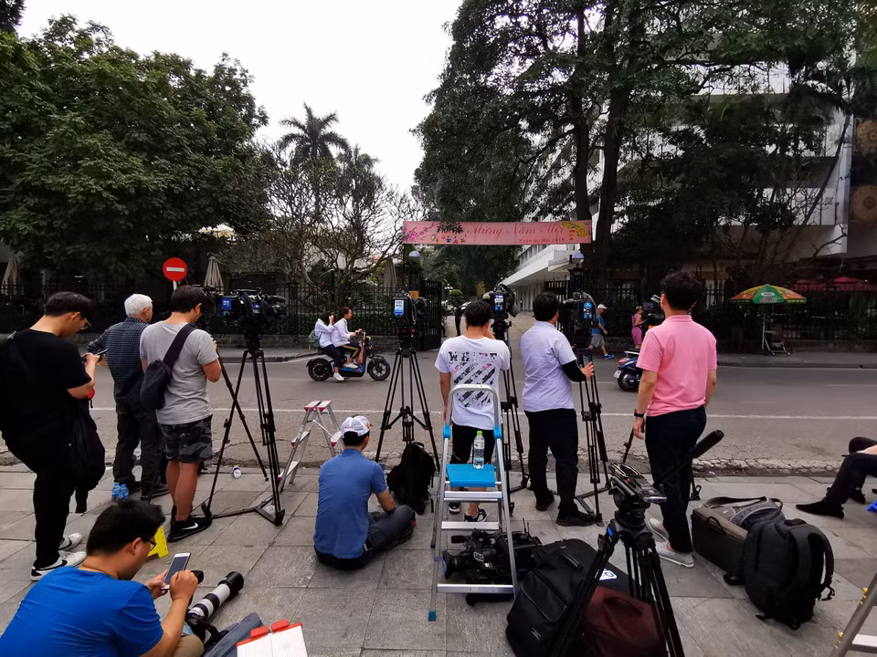 诸多外国记者提前赴河内，为报道美朝领导人会晤做准备。图自越通社