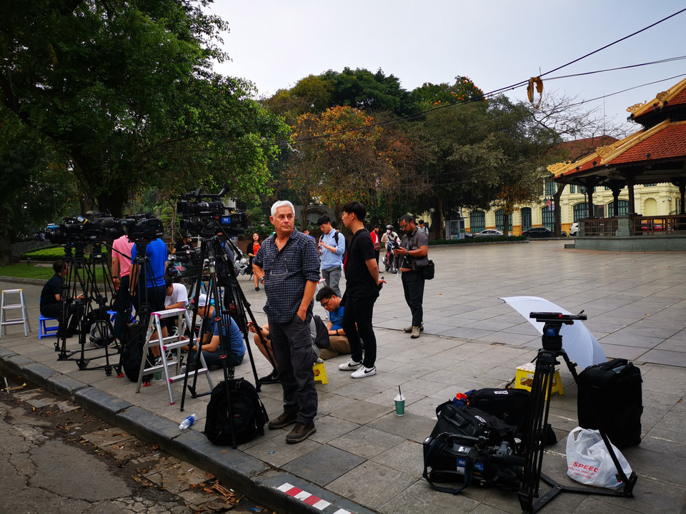 诸多外国记者提前赴河内，为报道美朝领导人会晤做准备。图自越通社