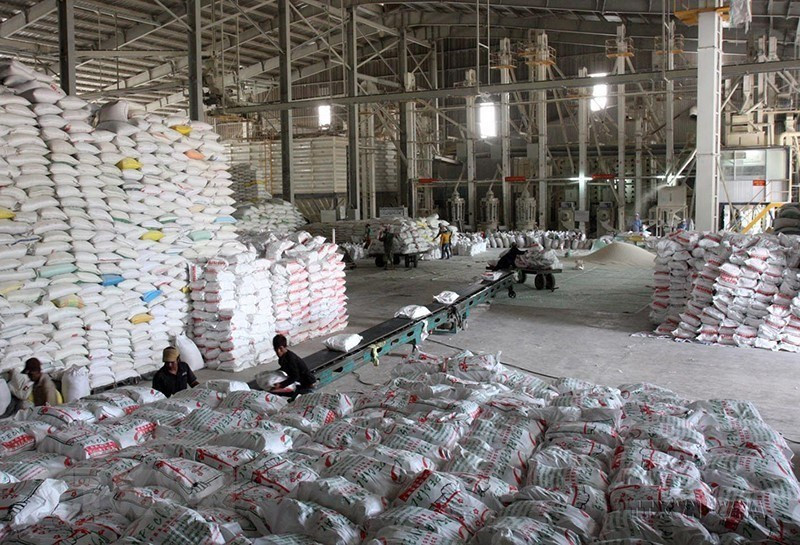 南部粮食总公司属下隆安粮食公司的大米储备仓库。图自越通社