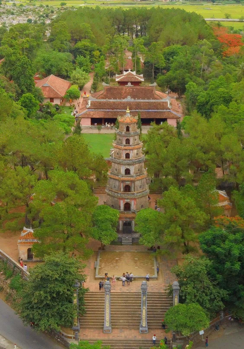 天姥寺全景。越通社记者 日英 摄