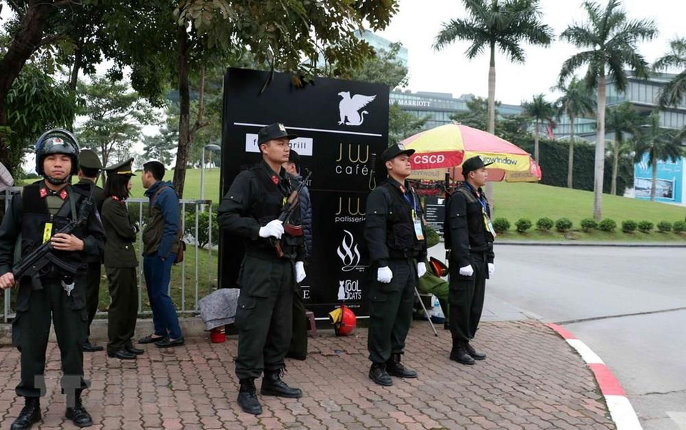 值朝鲜领导人金正恩从2月25日至28日对越南进行国事访问及出席美朝领导人第二次会晤之际，越南机动警察力量在JW万豪酒店周围护卫。越通社记者 文碟 摄