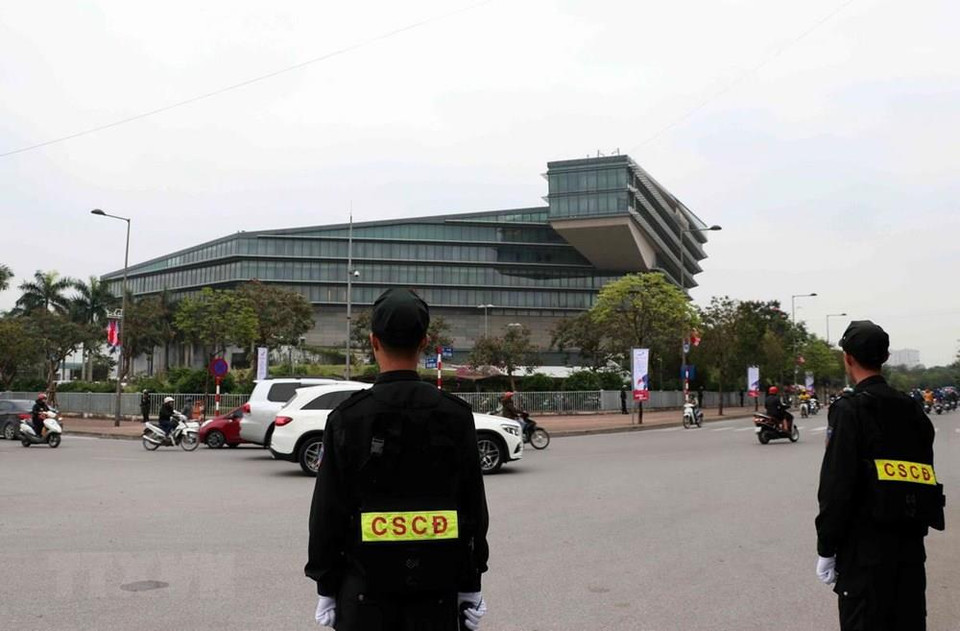 值朝鲜领导人金正恩从2月25日至28日对越南进行国事访问及出席美朝领导人第二次会晤之际，越南机动警察力量在JW万豪酒店周围护卫。越通社记者 文碟 摄