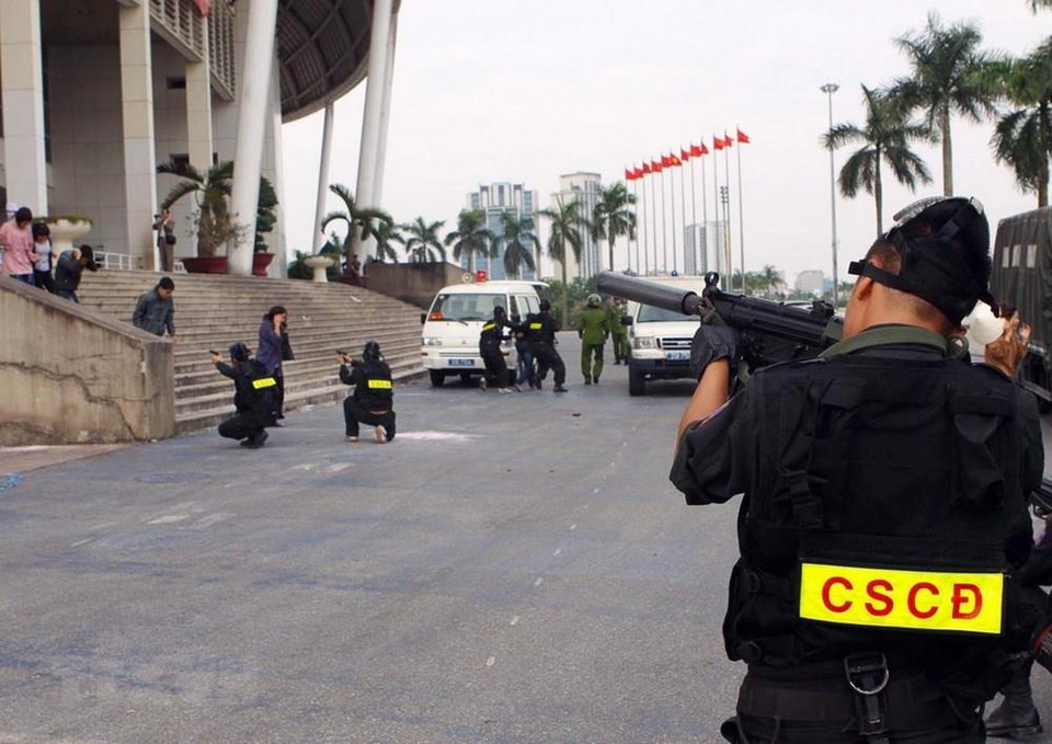 越南机动警察力量的训练活动。越通社记者 尹晋 摄