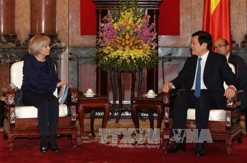 张晋创主席建议双方促进双向贸易额增长，将其与两国的潜力相称，同时建议法国议会支持越南与欧盟加强合作关系，尽早批准《越南与欧盟全面合作伙伴协定》 (PCA) 。（图片来源：越通社）