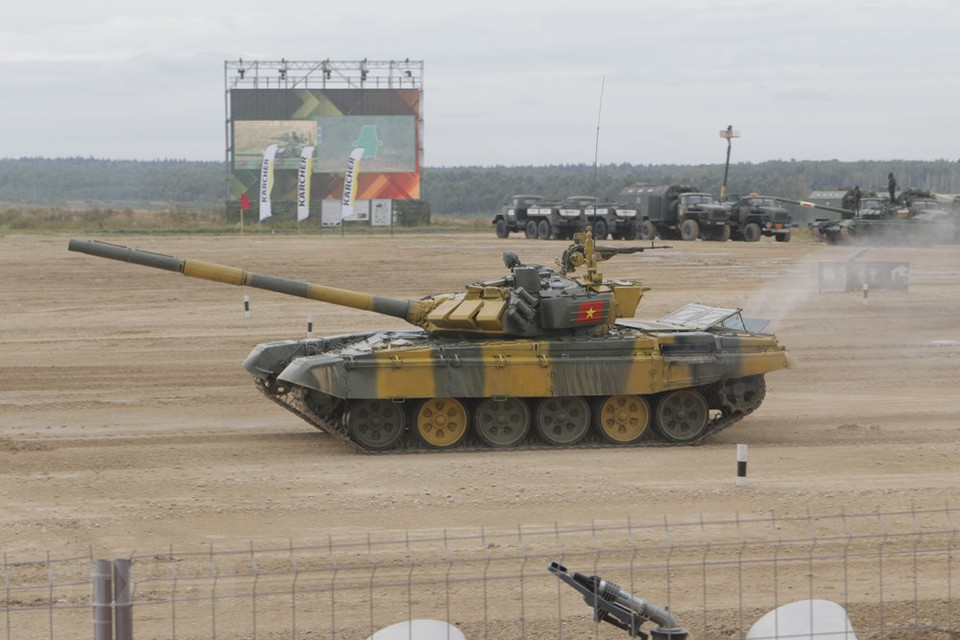 越南1号车组属于第二组，与南奥塞梯、缅甸、卡塔尔等国车组进行比拼。越通社记者陈孝摄