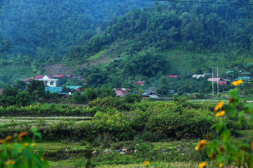 奠边省孟艺县山头（Sín Thầu）乡是哈尼族同胞居住之处。越通社记者 潘俊英 摄边省孟艺县聘头乡是哈尼族同胞居住之处（越通社记者 潘俊英 摄）